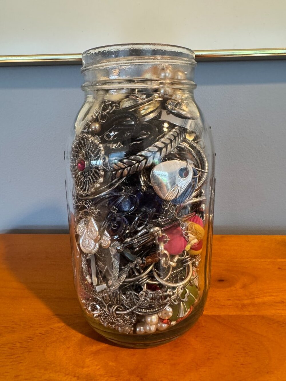 1 Quart Mason Jar Full of Mystery Jewelry 3+lbs! - Picture 6 of 10